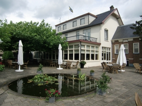 Zeddam : Montferland, das Hotel-Restaurant Landgut Montferland liegt auf dem 68 m hohen Montferland Hügel. Zeddam ist das touristische Zentrum der Gemeinde Montferland und daher voll auf Tourismus eingestellt. 